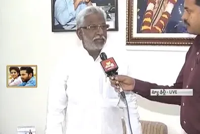 YSRCP MPs to go on Hunger Strike, Resign On Last Day of Parliament Session - Sakshi