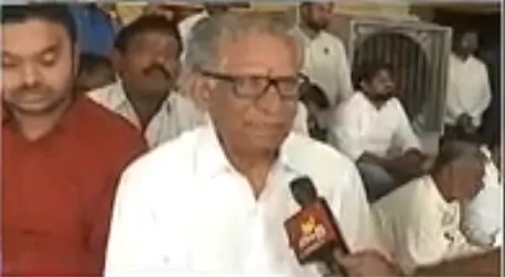 Ummareddy venkateswarlu slams cm chandrababu naidu - Sakshi