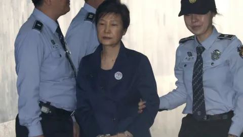 A South Korean President Is Jailed for Graft, but Few Expect Major Change - Sakshi