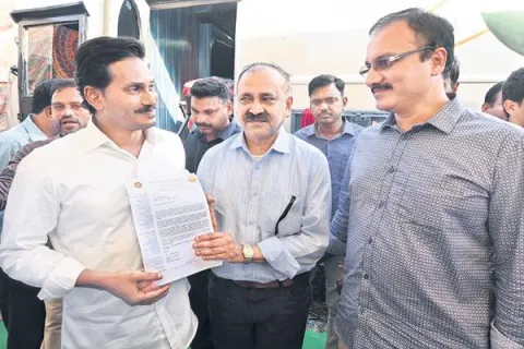 NATA Invites YS Jagan Mohan Reddy  For Annual Conference in America - Sakshi