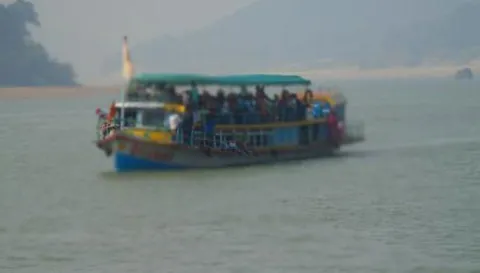 Another Boat Accident In Godavari River At Devipatnam - Sakshi