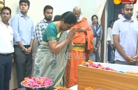 BJP leader Ram Madhavs mother passes away - Sakshi