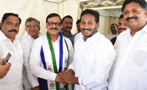 Former Rayalaseema IG Shaik Mohammed Iqbal  Joins in  YSRCP - Sakshi