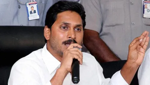 YS Jagan Mohan Reddy Supports To TTD Priests - Sakshi