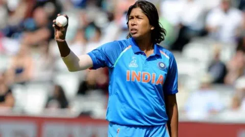 Biopic on woman cricketer Jhulan - Sakshi