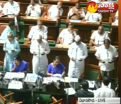 K'taka floor test: CM BS Yeddyurappa, Siddaramaiah take oath as MLAs - Sakshi