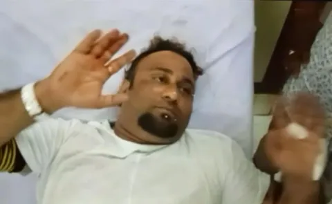 Anchor Lobo injured in road accident in Janagama district  - Sakshi