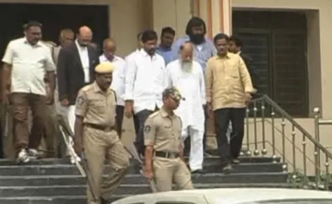 AP CID Arrested Agri Gold Vice Chairman Sitaram In Gurgaon - Sakshi