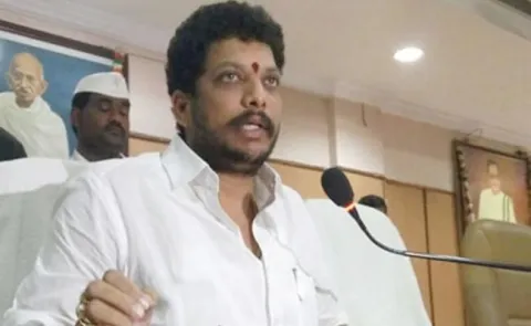 Jyothula Naveen Respond On Income Tax Raids In His House - Sakshi