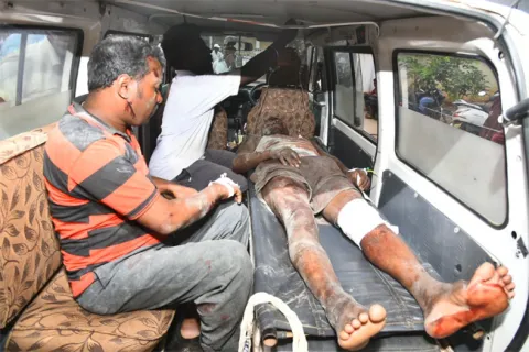palamuru rangareddy project:Thunderstorm Hits A Tunnel,13 injured - Sakshi