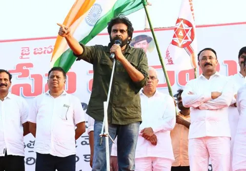 Janasena Chief Pawan Kalyan Porata yatra at srikakulam district - Sakshi