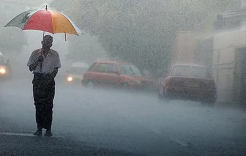 Deadly monsoon rains lash Sri Lanka - Sakshi