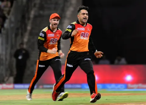 SRH Beat KKR By 13 Runs - Sakshi