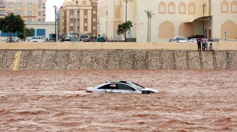 Mekunu fury leaves 3 dead in Oman, 2 in Yemen - Sakshi