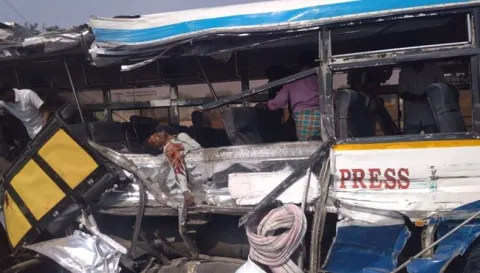 Road Accident at Karimnagar District - 6 Dead and Severely Injured - Sakshi