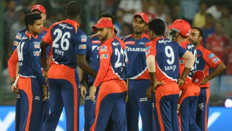  Delhi Daredevils win by 4 runs - Sakshi
