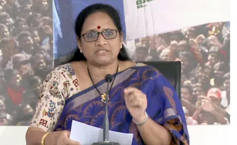 Vasireddy Padma slams TDP Over Crimes on Women in AP - Sakshi