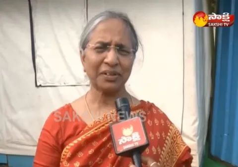YS Jagans Aunt Vimalamma Meet YS Jagan in Padayatra - Sakshi