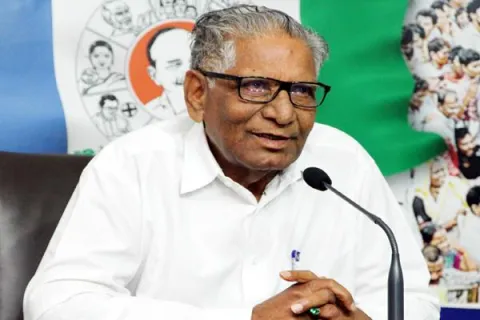 Polling Booth Committee Members play key role in victory says Ummareddy  - Sakshi