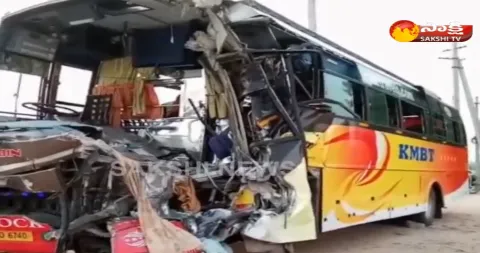 Road accident in nalgonda district - Sakshi