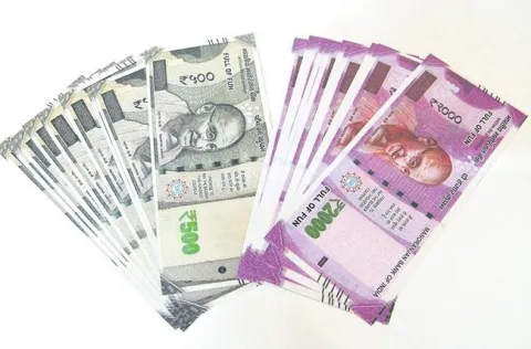 Currency With Public Reaches Rs 18.5 Lakh Crore after Demonetization - Sakshi
