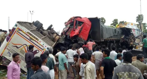Road accident in vizianagaram - Sakshi