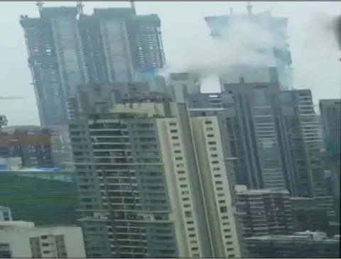 Fire breaks out in Mumbais Beaumonde Towers - Sakshi
