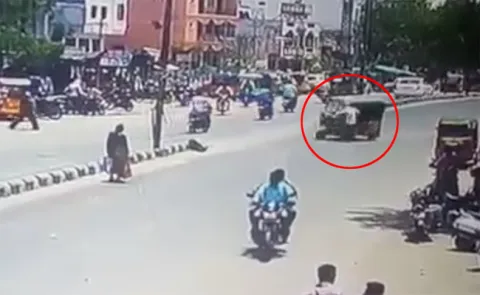 Woman Killed In Adilabad Road Accident - Sakshi