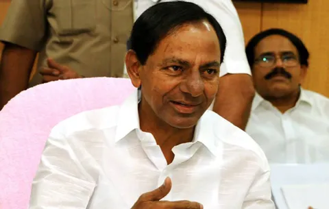CM KCR to Meet PM Modi 1st Time after his Federal Front Announcement - Sakshi