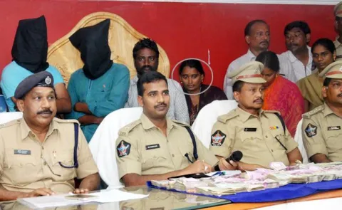  Daughter in law plotted Penumaka robbery Case in Guntur - Sakshi