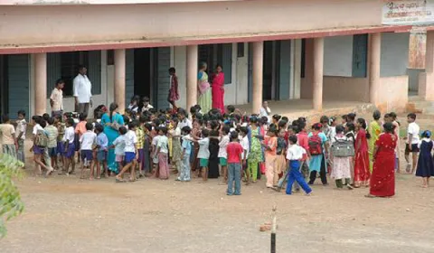 Andhra Pradesh extends holidays for schools till the weekend - Sakshi