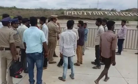 BTech Students Drowned In Krishna River - Sakshi