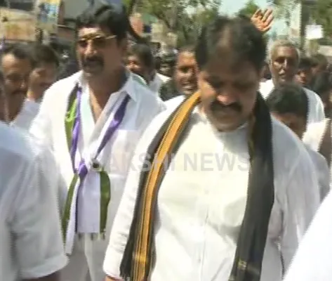ysrcp maha darna on steel plant in kadapa - Sakshi