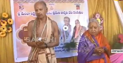 Couple celebrate 60 years of sweet love In Vishakapatnam - Sakshi