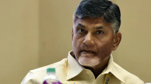 Naidu's word of caution to MPs - Sakshi