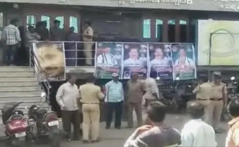 Narasaraopet- MLA Gopireddy Srinivasa Reddy House Arrest - Sakshi