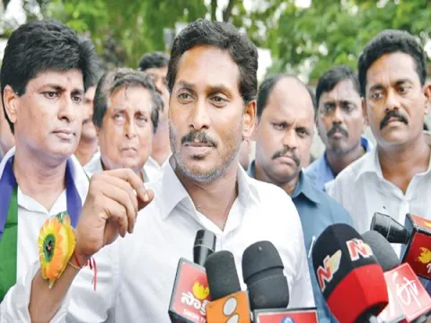 YS Jagan Slams Chandrababu Over MPs Resignations - Sakshi