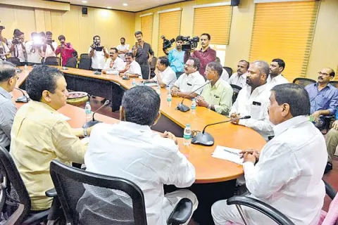 Telangana's RTC Unions to Go on an Indefinite Strike From June 11 - Sakshi