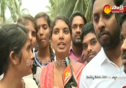 Students meet YS Jagan in Padayatra - Sakshi