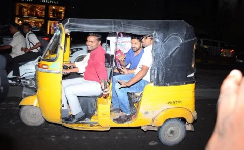 Hero Karthi Takes Auto To Chinna Babu Success Meet Video Goes Viral - Sakshi