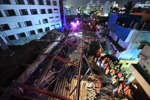 Scaffolding of under-construction building collapses in Chennai - Sakshi
