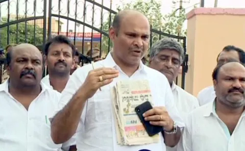 YSRCP leader Parthasarathy calls out Chandrababu over special status - Sakshi