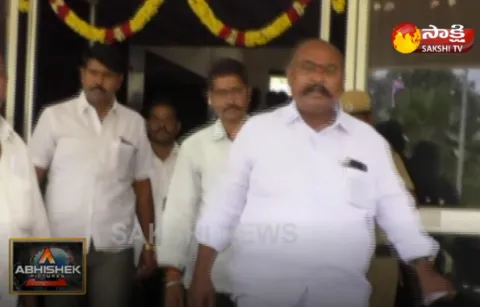 Tirumala Tirupati Devastanams employees serve strike notice - Sakshi