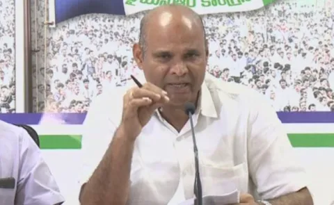 YSRCP Leader Pardhasaradhi Says Chandrababu Should Face BC Students Anger - Sakshi