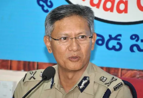 CP Gautham Savang in disappointment - Sakshi