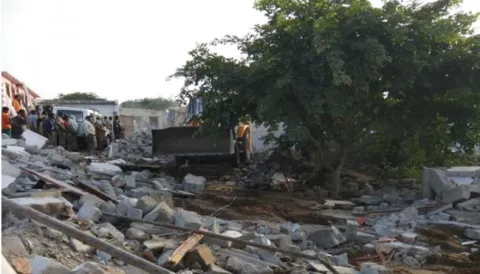 Illegal Constructions Removal In Gachibowli-Tension Prevails In Keshav Nagar  - Sakshi