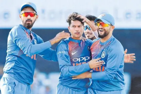 India beat England by eight wickets in First t20 match - Sakshi