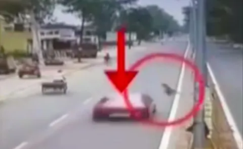Speeding car hits 6-year-old girl  - Sakshi
