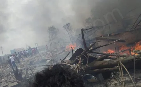 Blast rips through Warangal cracker-making unit, 8 killed - Sakshi