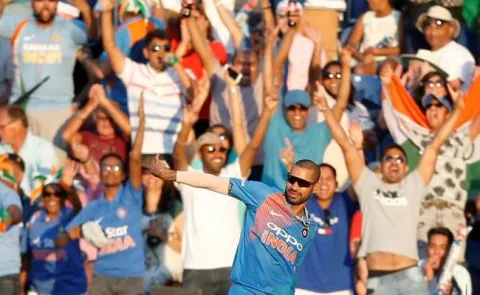 Shikhar Dhawan Brilliant Catch On The Boundary  - Sakshi